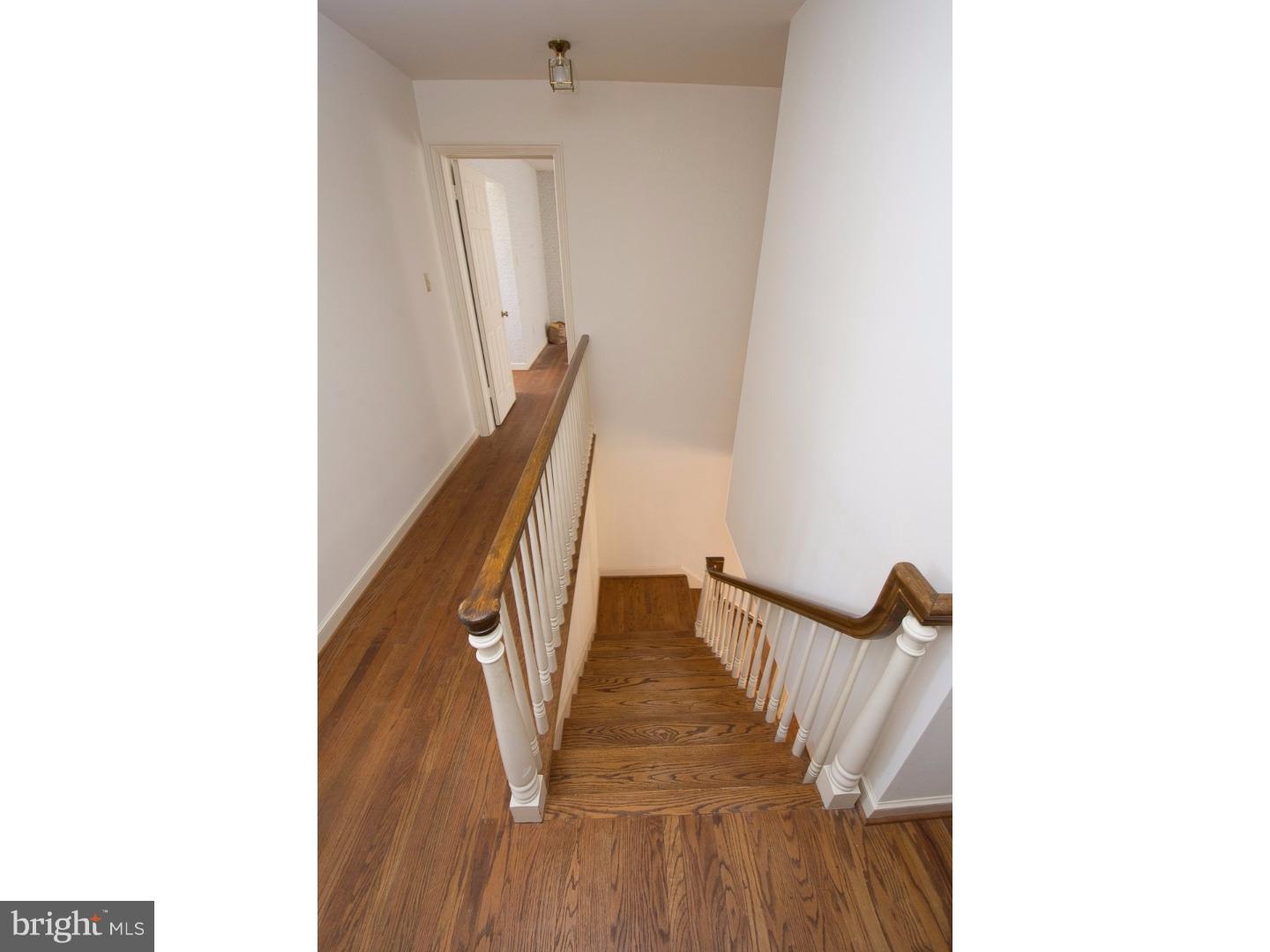 418 Round Hill Road Wayne, PA 19087 - Photo 12 of 23