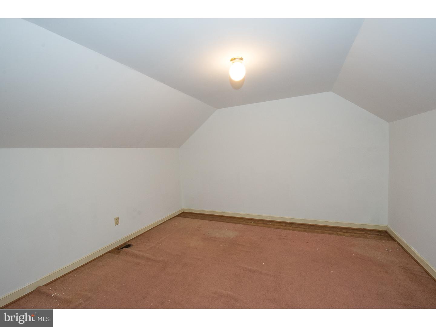 418 Round Hill Road Wayne, PA 19087 - Photo 17 of 23