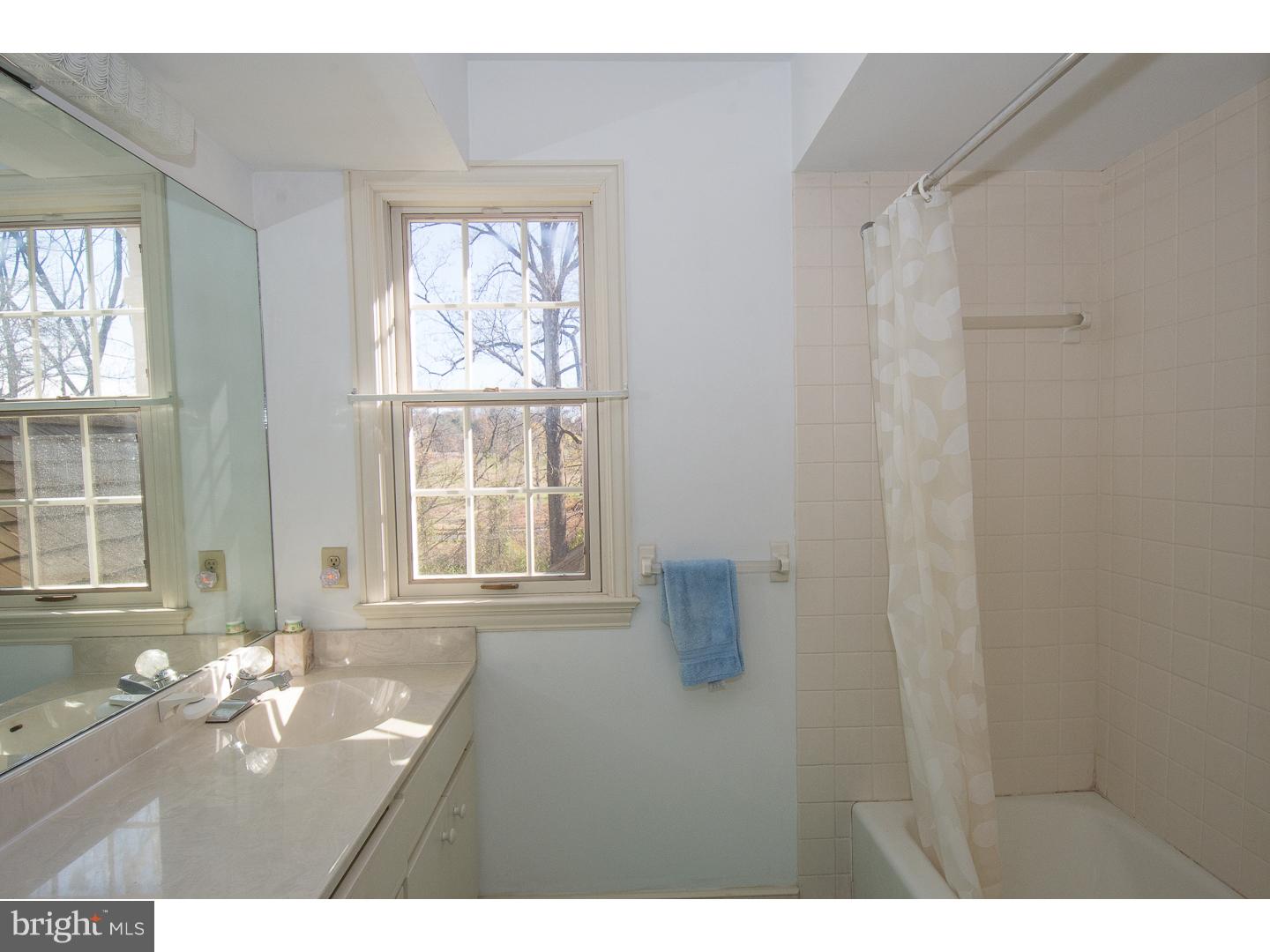 418 Round Hill Road Wayne, PA 19087 - Photo 18 of 23