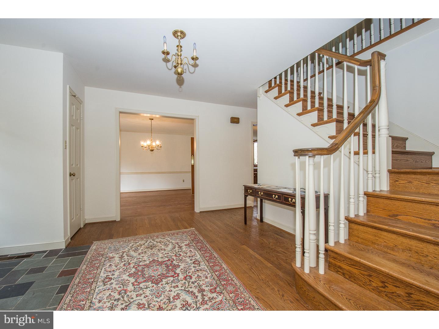 418 Round Hill Road Wayne, PA 19087 - Photo 4 of 23