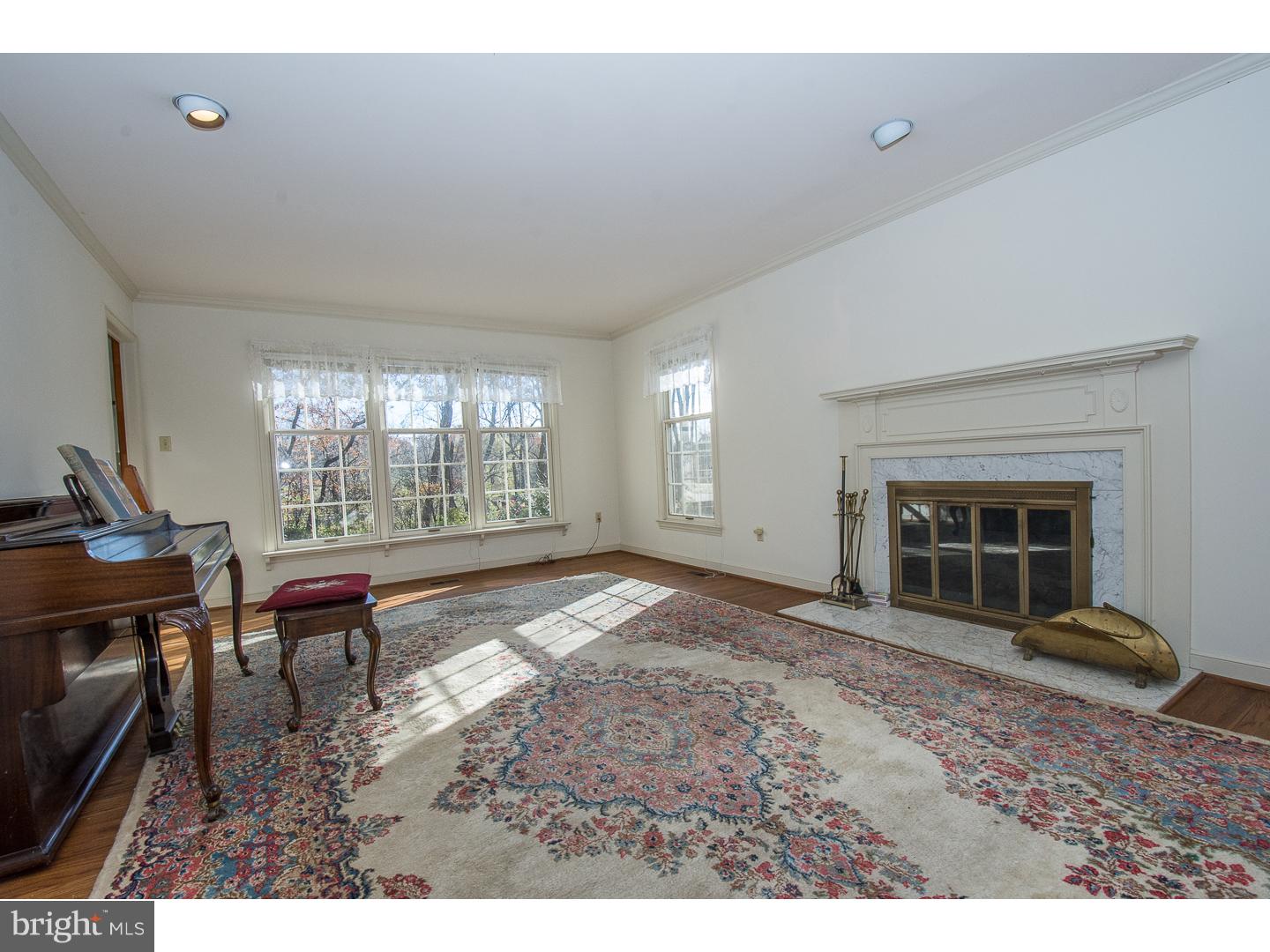 418 Round Hill Road Wayne, PA 19087 - Photo 6 of 23
