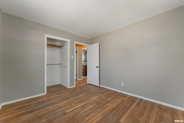 $135,000 | 225 Nugent Place, Lincoln, IL 62656