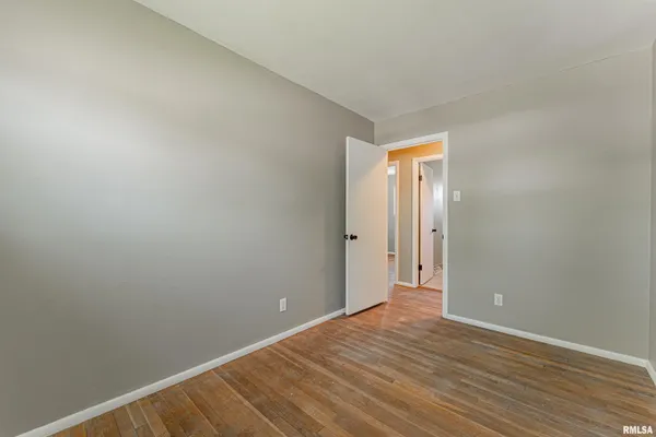 $135,000 | 225 Nugent Place, Lincoln, IL 62656