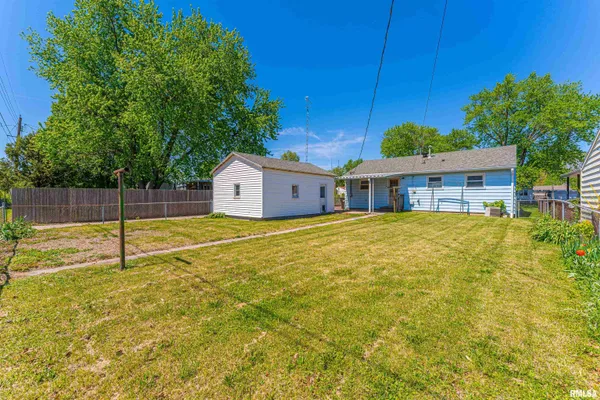 $135,000 | 225 Nugent Place, Lincoln, IL 62656