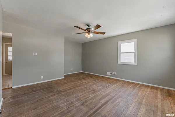 $135,000 | 225 Nugent Place, Lincoln, IL 62656