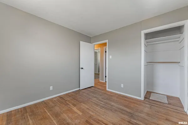 $135,000 | 225 Nugent Place, Lincoln, IL 62656