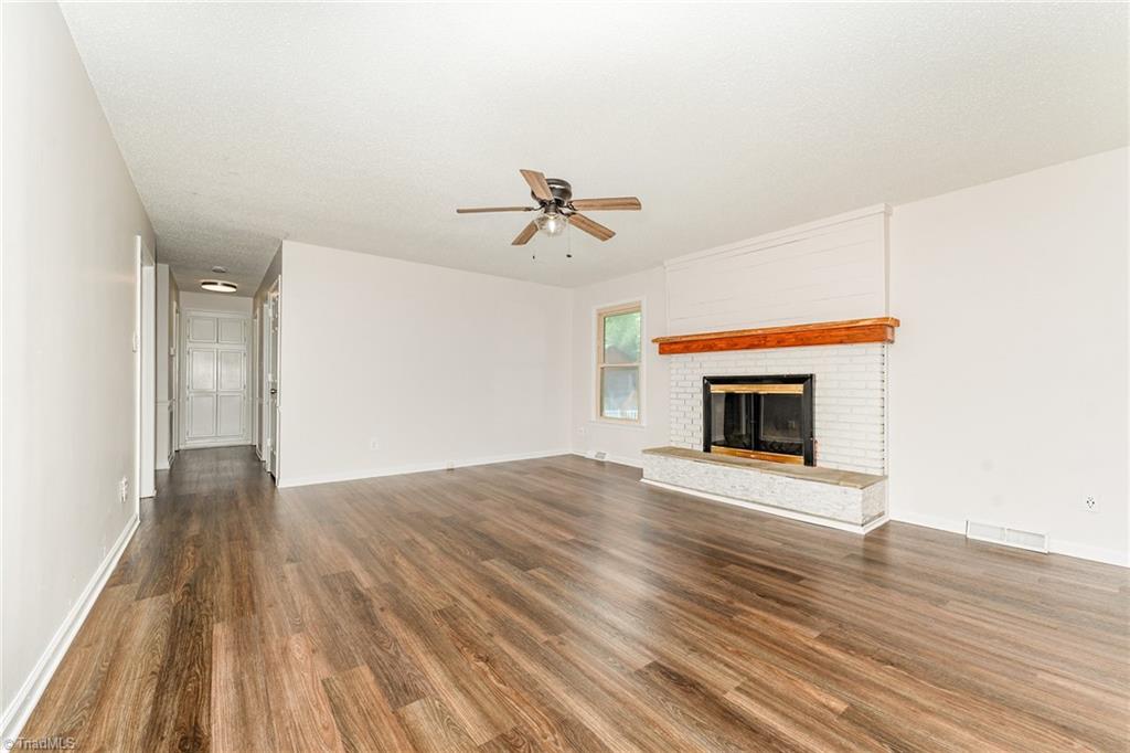 4050 Clinard Road Clemmons, NC 27012 - Photo 4 of 31 Gallery Image 4