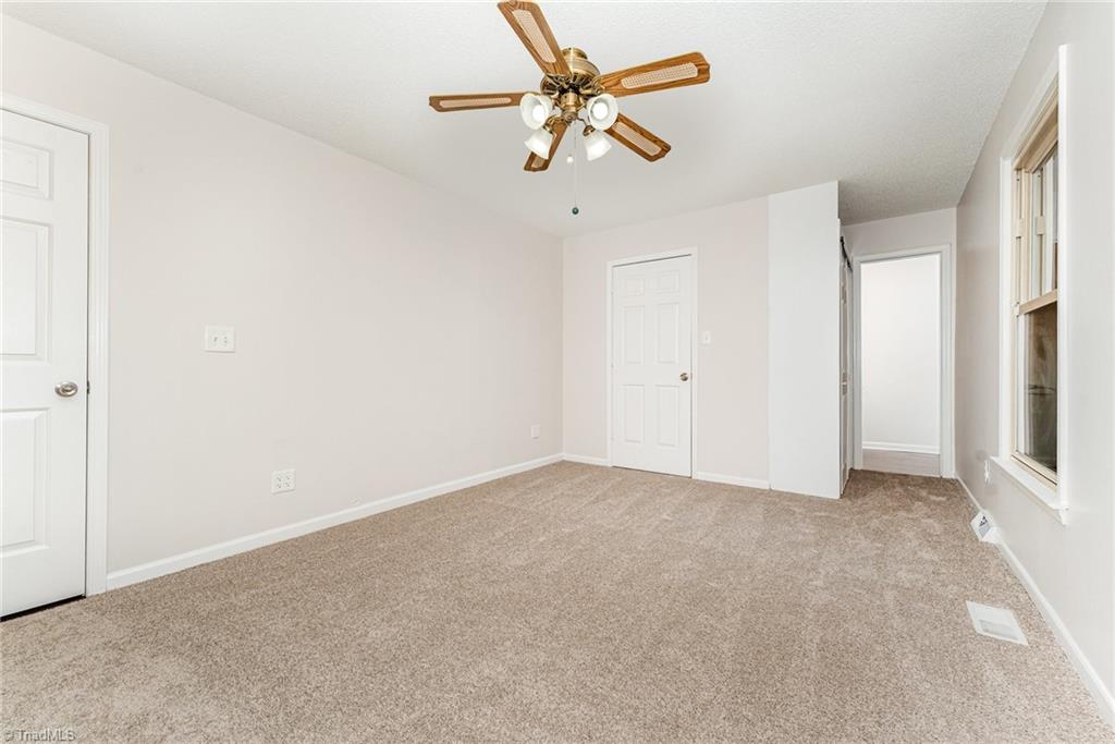 4050 Clinard Road Clemmons, NC 27012 - Photo 10 of 31 Gallery Image 10