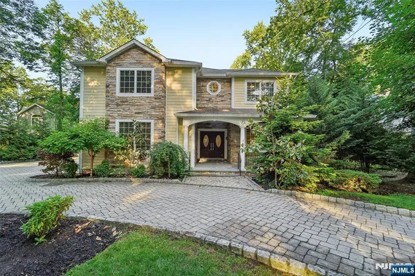$1,675,000 | 35 Franklin Turnpike, Allendale, NJ 07401