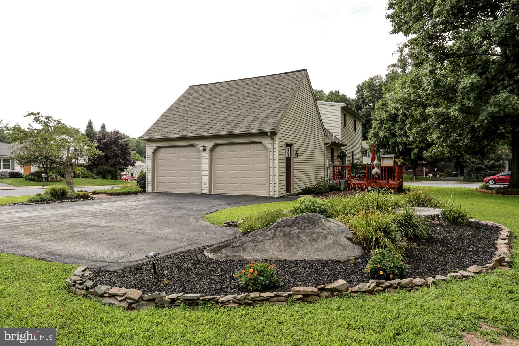2 Walnut Run Elizabethtown, PA 17022 - Photo 5 of 31 Gallery Image 5