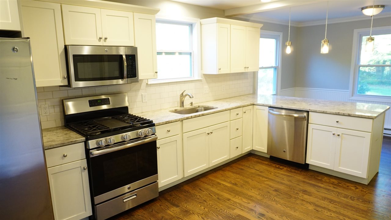 142 Exeter Road North Hampton, NH 03862 - Photo 5 of 12