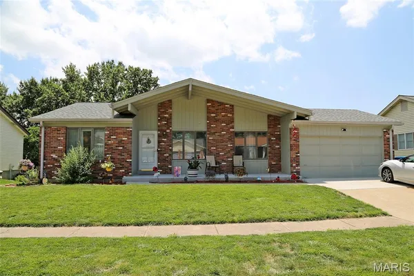 $275,000 | 6726 Christina Marie Lane, Hazelwood, MO 63042