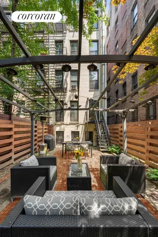 $5,850,000 | 524 East 82nd Street | Upper East Side