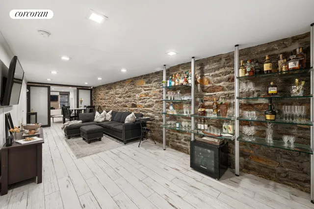 $5,850,000 | 524 East 82nd Street | Upper East Side