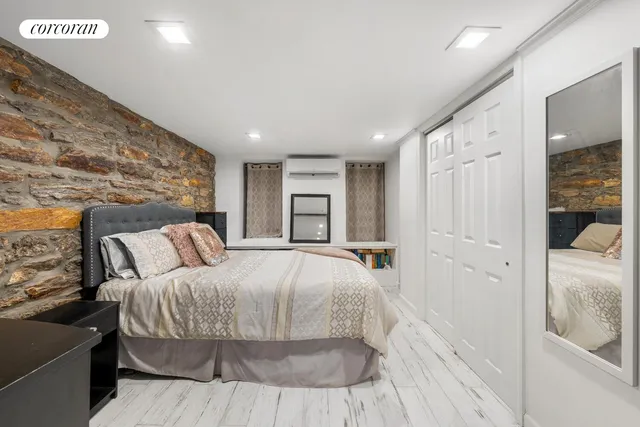 $5,850,000 | 524 East 82nd Street | Upper East Side