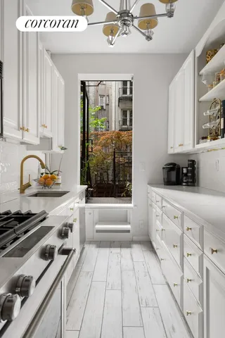 $5,850,000 | 524 East 82nd Street | Upper East Side