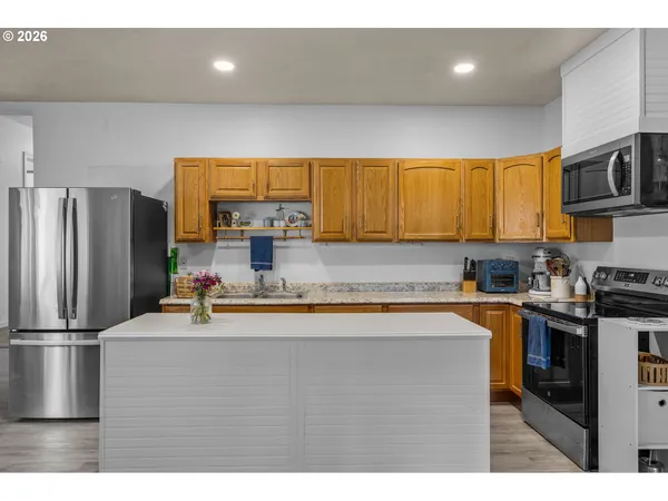 $368,000 | 16122 Lava Drive, La Pine, OR 97739