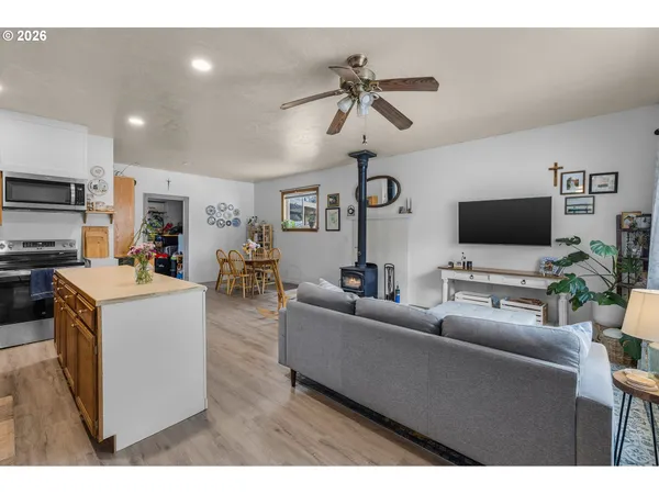 $368,000 | 16122 Lava Drive, La Pine, OR 97739