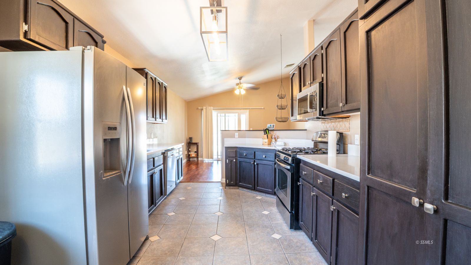 725 South Alvord Street Ridgecrest, CA 93555 - Photo 9 of 36