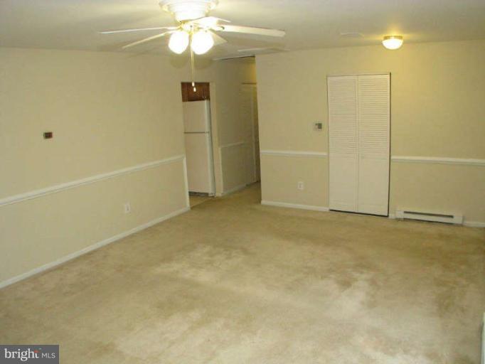 209 Kennedy Road Sterling, VA 20164 - Photo 3 of 24 Living Room