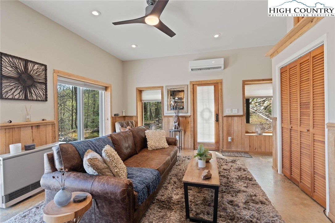 3086 Summit Road Purlear, NC 28665 - Photo 11 of 37