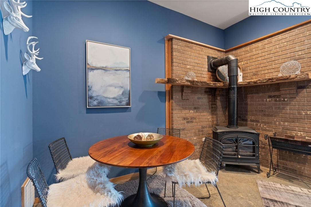 3086 Summit Road Purlear, NC 28665 - Photo 14 of 37