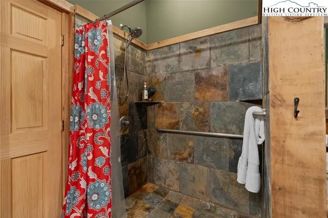 $360,000 | 3086 Summit Road, Purlear, NC 28665