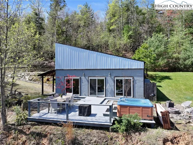 $360,000 | 3086 Summit Road, Purlear, NC 28665