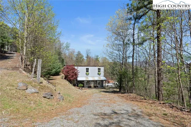 $360,000 | 3086 Summit Road, Purlear, NC 28665