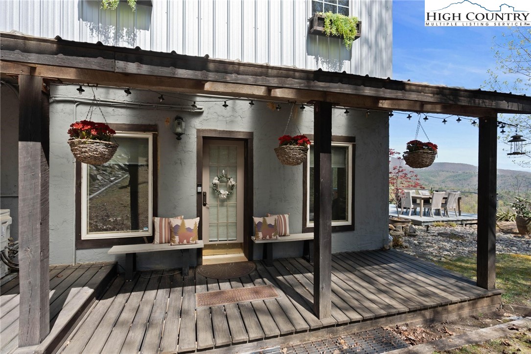 3086 Summit Road Purlear, NC 28665 - Photo 5 of 37