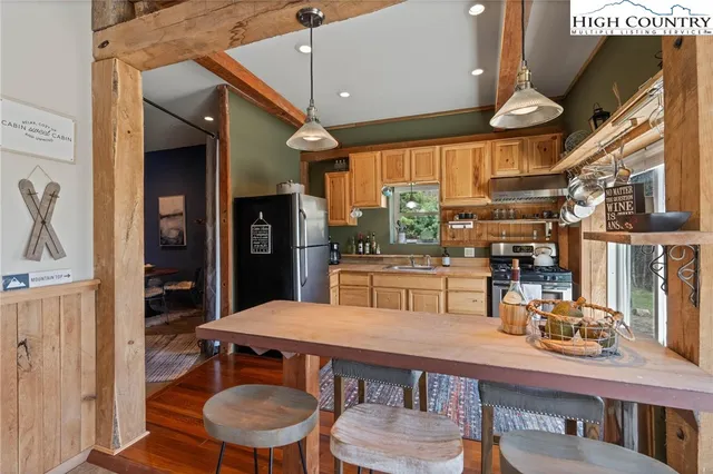 $360,000 | 3086 Summit Road, Purlear, NC 28665