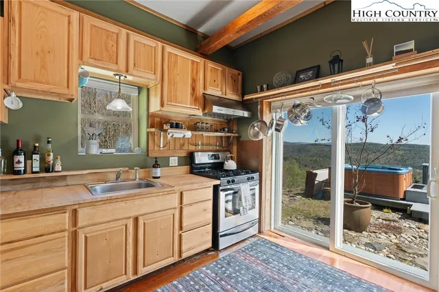 $360,000 | 3086 Summit Road, Purlear, NC 28665