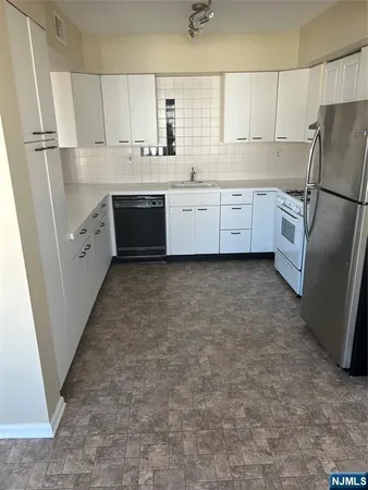 $2,650 | 1 Mt Vernon Avenue, Unit 2, Bloomfield, NJ 07003