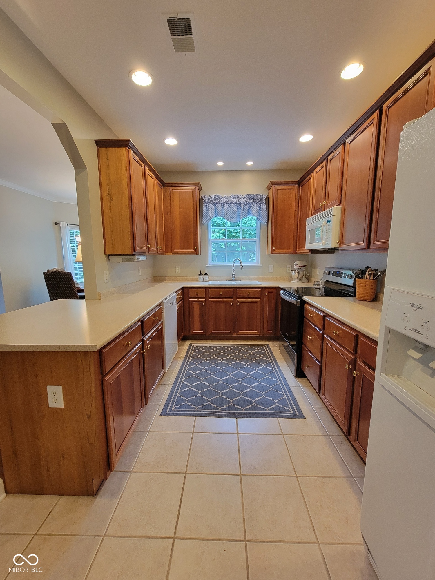 1096 Shadow Ridge Road Carmel, IN 46280 - Photo 8 of 27 Gallery Image 8