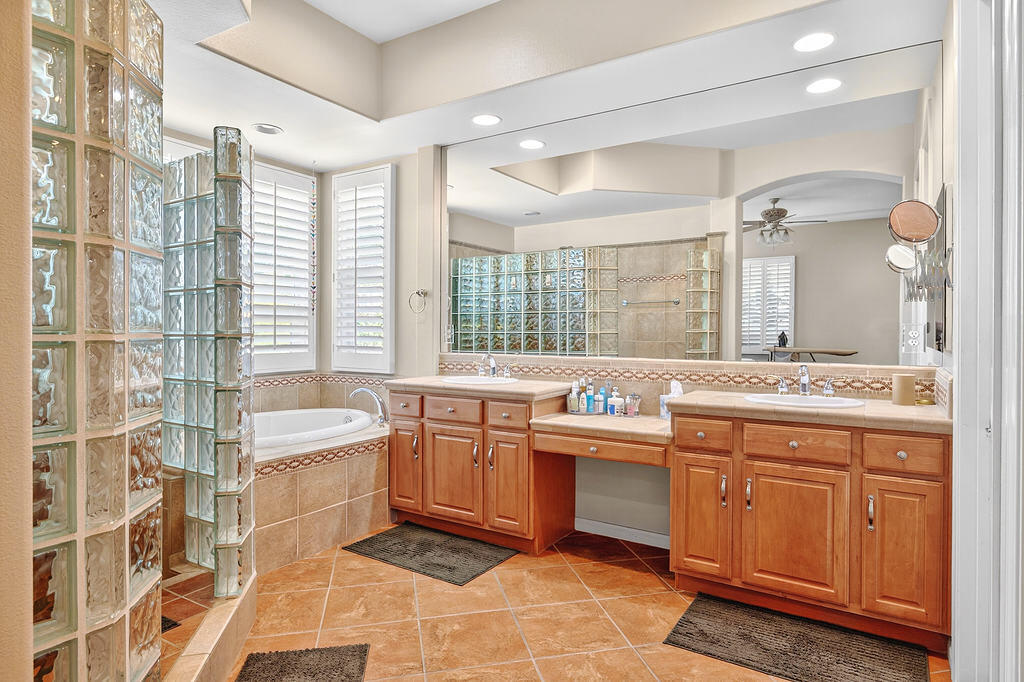 76 Via Del Mercato Rancho Mirage, CA 92270 - Photo 19 of 32 23