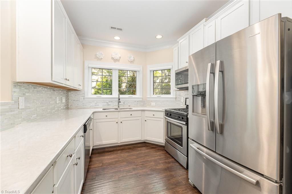 645 Nikyle Circle High Point, NC 27265 - Photo 4 of 24