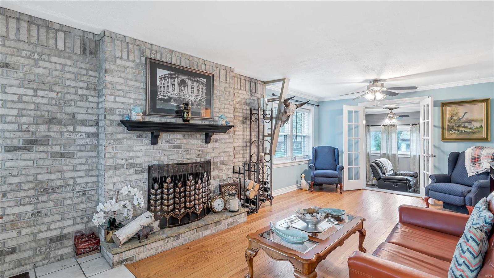 5911 Heege Road St. Louis, MO 63123 - Photo 3 of 36 Gallery Image 3