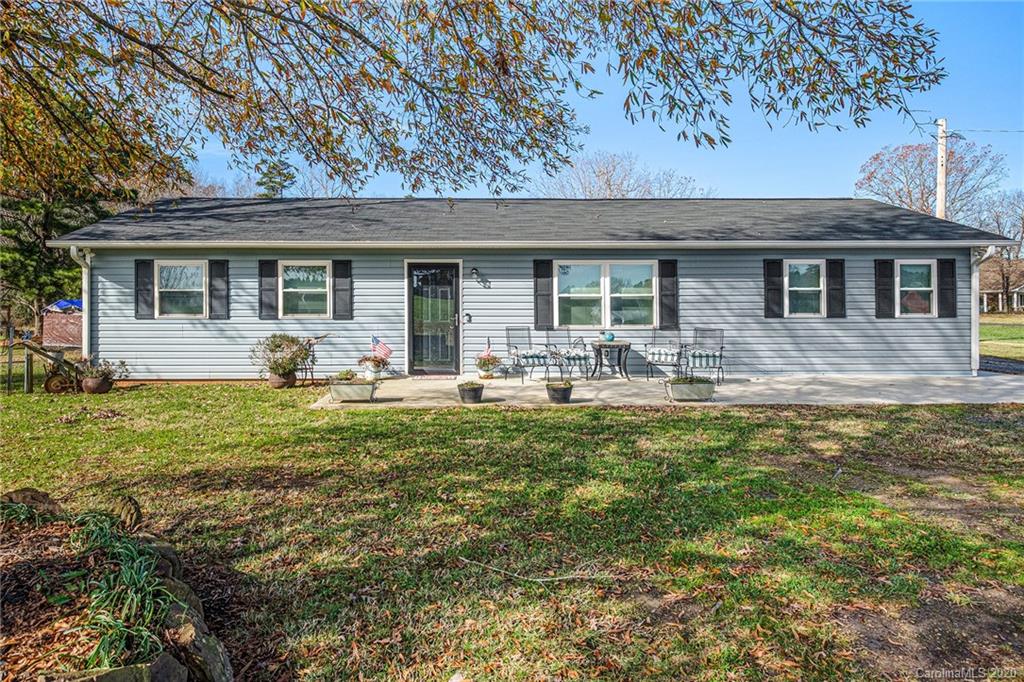 6150 Smith Lake Road Mount Pleasant, NC 28124 - Photo 2 of 32 Gallery Image 2