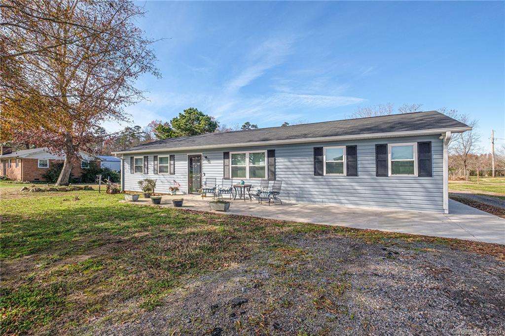 6150 Smith Lake Road Mount Pleasant, NC 28124 - Photo 4 of 32 Gallery Image 4