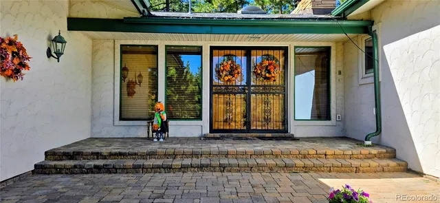 a view of entrance front of the house
