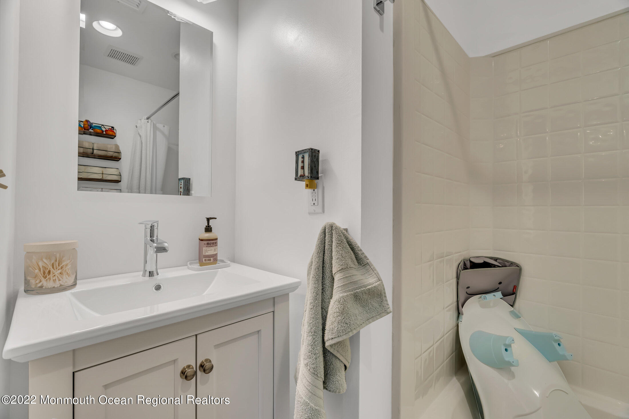 208 Barton Avenue Point Pleasant, NJ 08742 - Photo 13 of 32 025_dsc00086