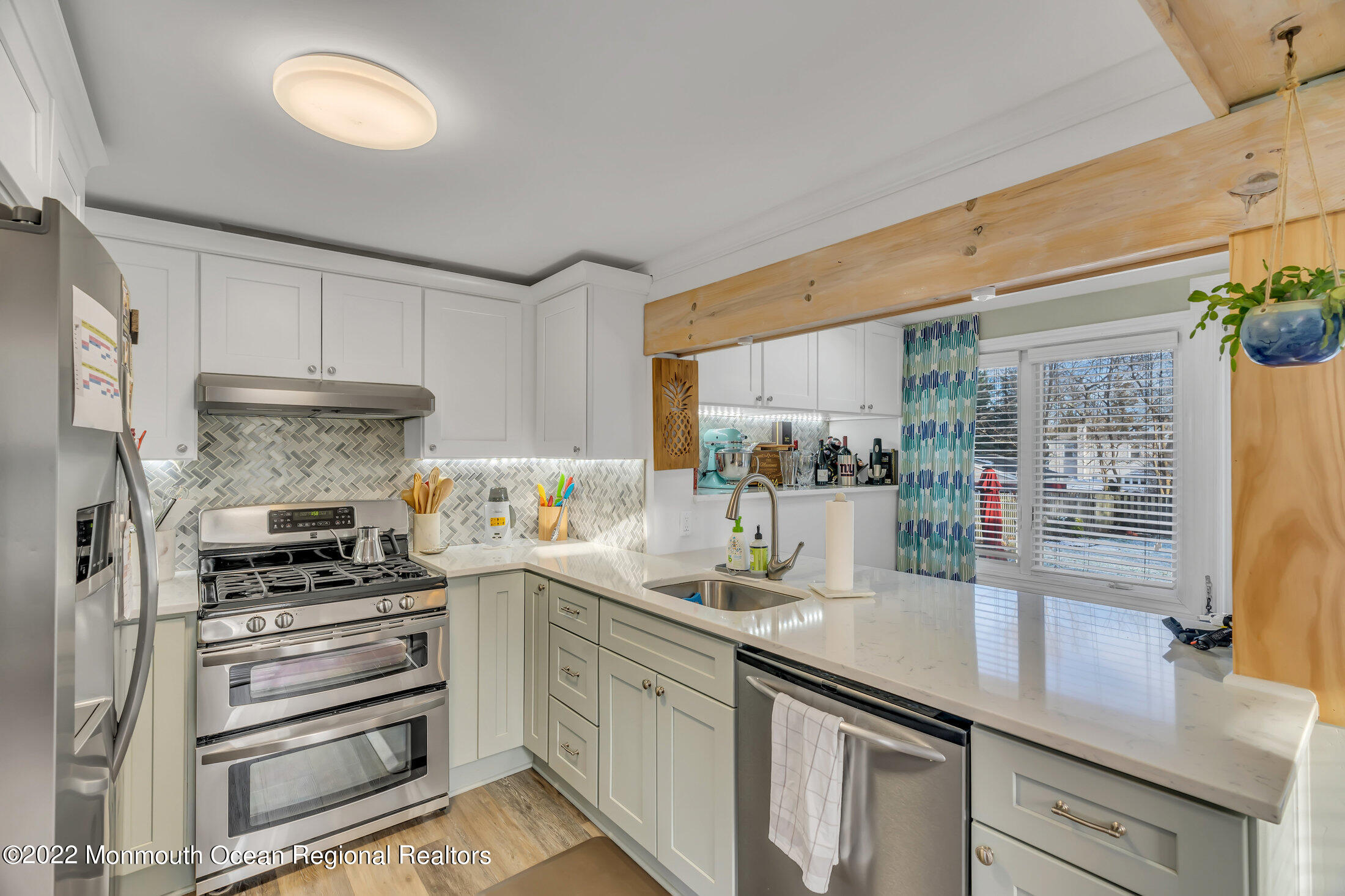 208 Barton Avenue Point Pleasant, NJ 08742 - Photo 10 of 32 022_dsc00066