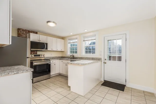 $2,600 | 79 Porpoise Way, Portsmouth, NH 03801