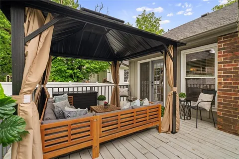 $395,000 | 1920 East Jamestown Drive, Olathe, KS 66062