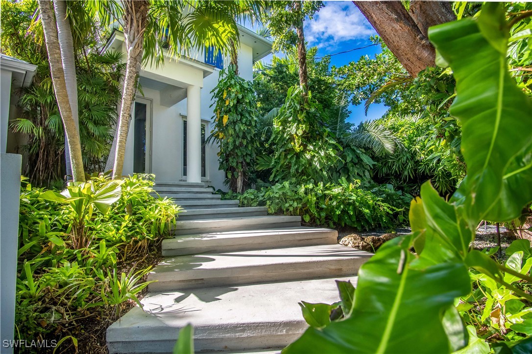 4 Coconut Drive Key West, FL 33040 - Photo 26 of 47 a view of yard with small fountain
