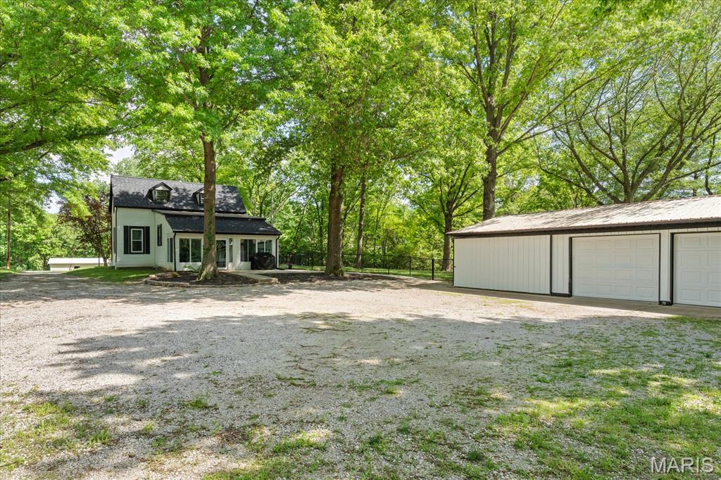 2913 Old Caseyville Road Swansea, IL 62226 - Photo 2 of 51