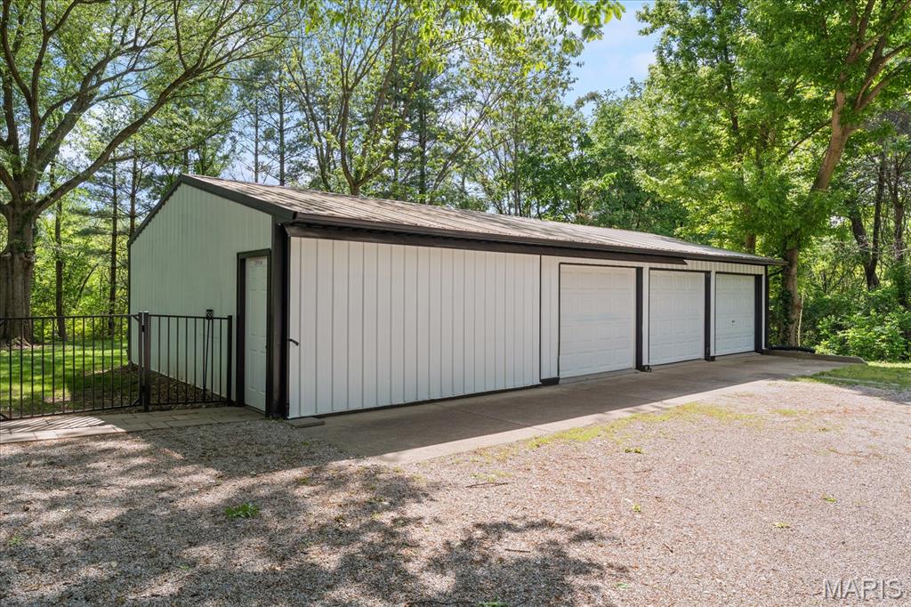 2913 Old Caseyville Road Swansea, IL 62226 - Photo 8 of 51