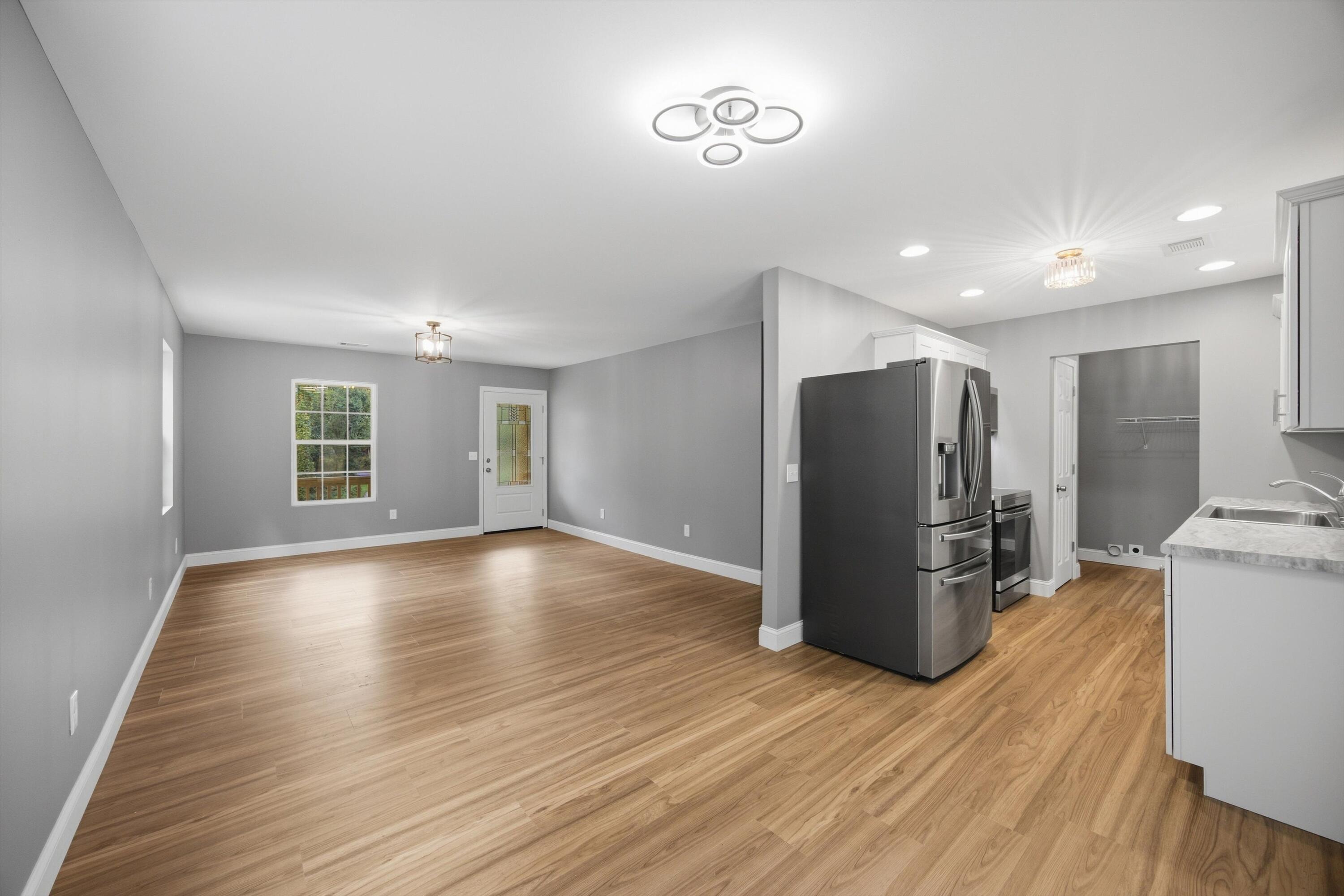 10-1121 York Rd-14