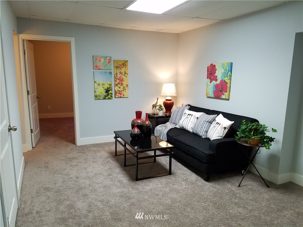 422 Windsor Way Northeast Renton, WA 98056 - Photo 13 of 25