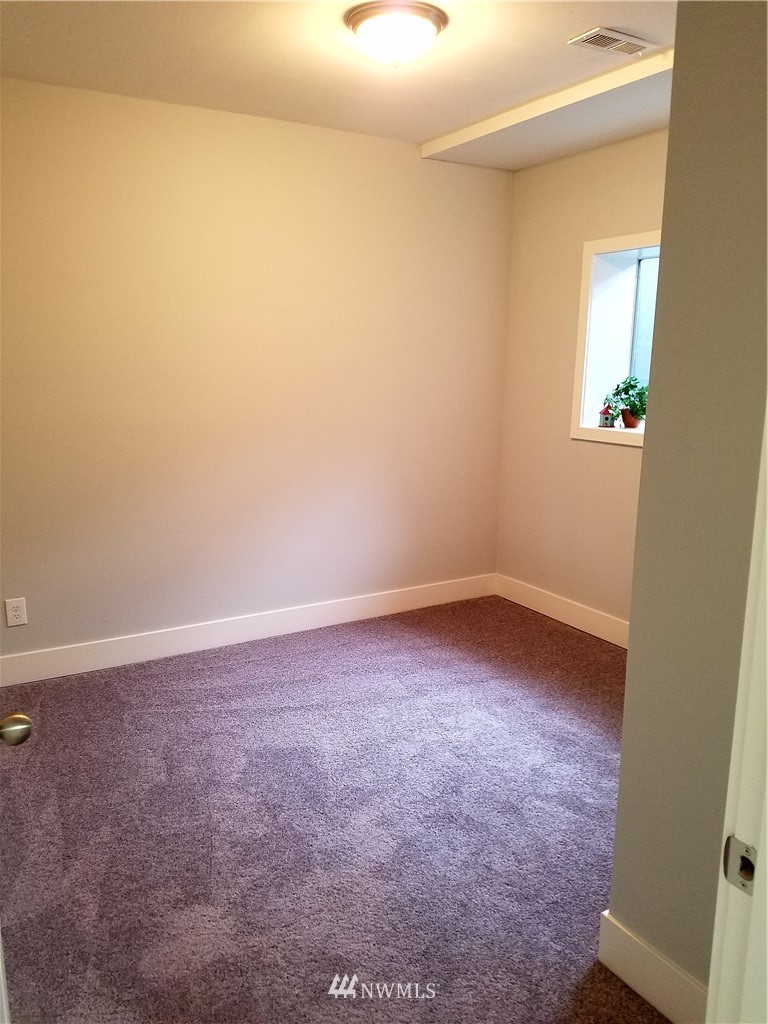 422 Windsor Way Northeast Renton, WA 98056 - Photo 17 of 25
